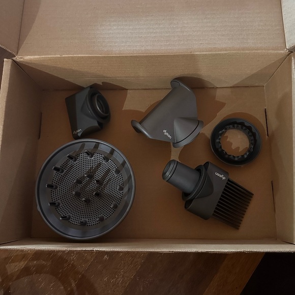 Dyson Supersonic Hair Dryer - Picture 4 of 4